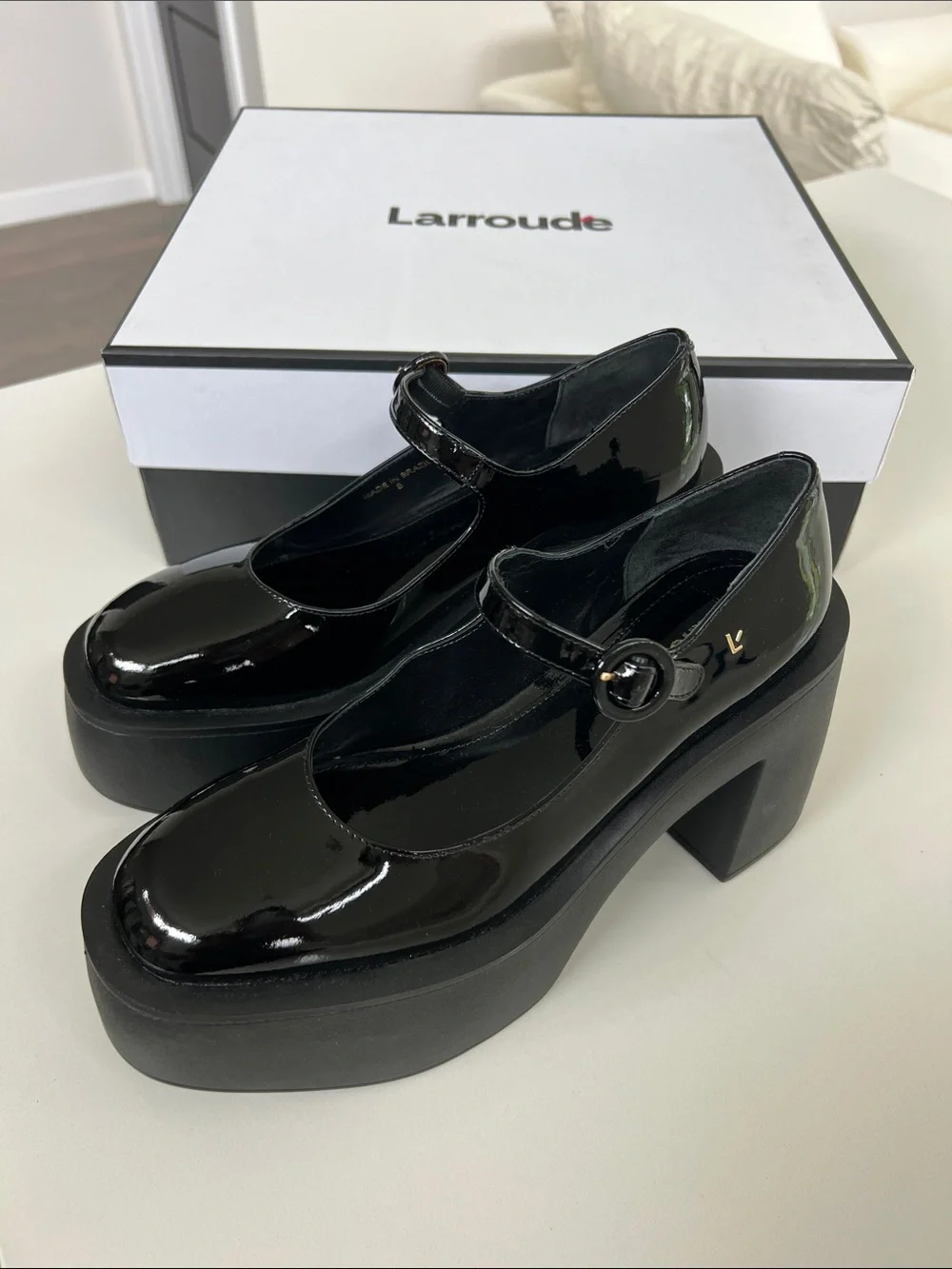 Larroude olivia black patent leather chunky platform mary jane pumps heels 8